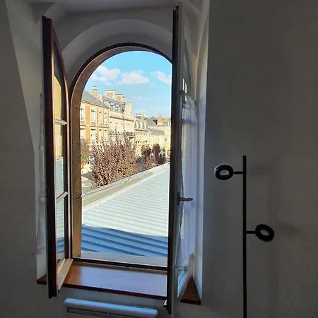 De Thomas Charleville-Mézières